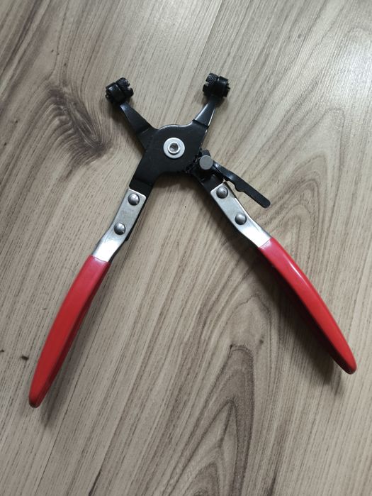 Клещи за скоби за водни съединения