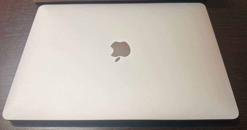 MacBook Pro 13" 2020 intel i5, 512 GB SSD, 16 GB RAM
