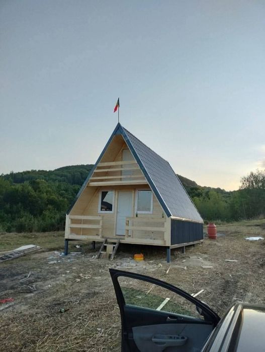 Vând cabană din lemn stil A