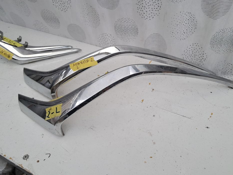 Лайсна хром Mazda 2 Mazda 3