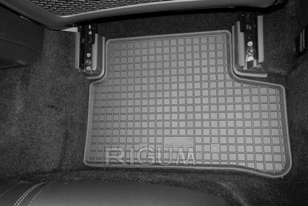 Гумени стелки зa Mercedes A class W177 след 2018 г., Rigum