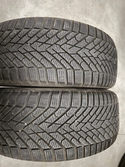 2 anvelope iarna Pirelli 235 60 18