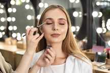 NEW!! Cursuri / Meditații / Make-up & Extensii Gene/ Iasi