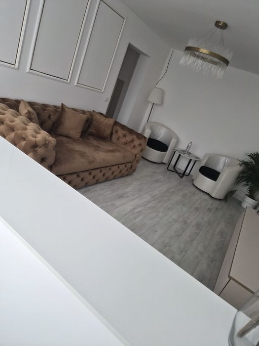 Vând apartament 3camere LUX