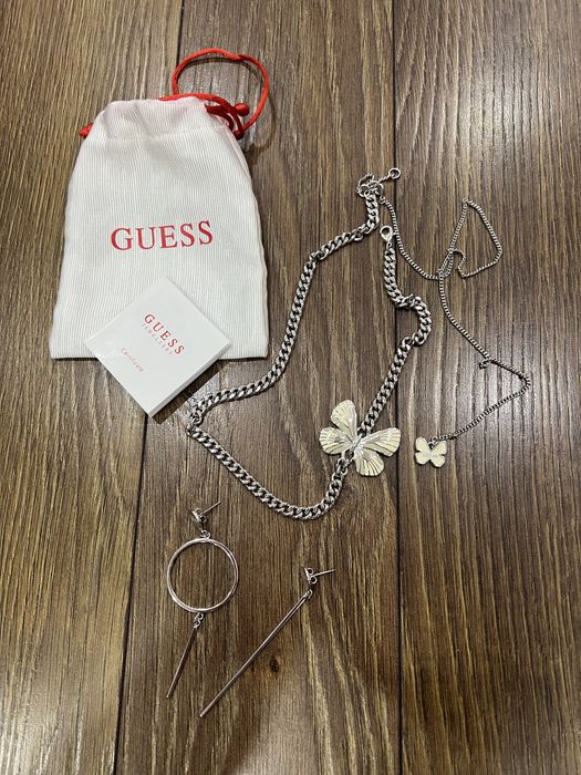 Украшения бренда Guess