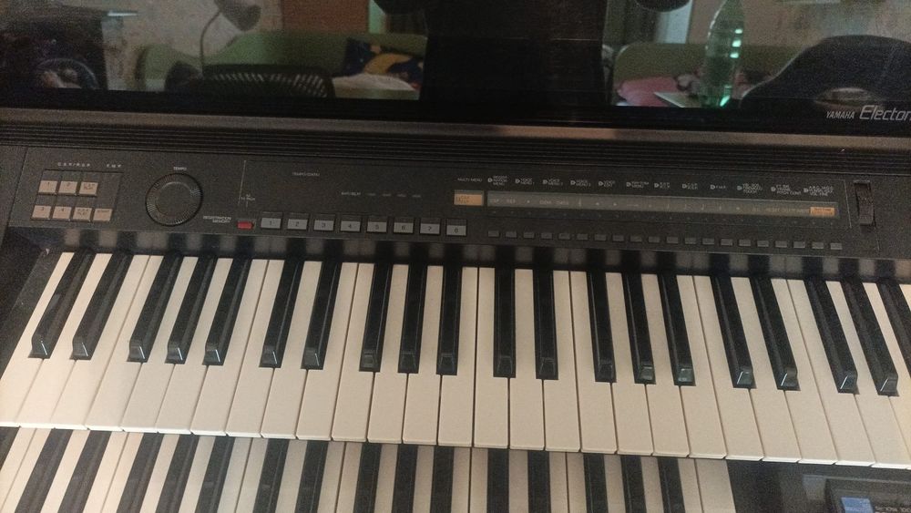 Pianina  Yamaha Electone HS-6 cu accesorii