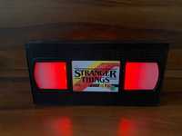 Lampa Veghe - Stranger Things - VHS-Paladone