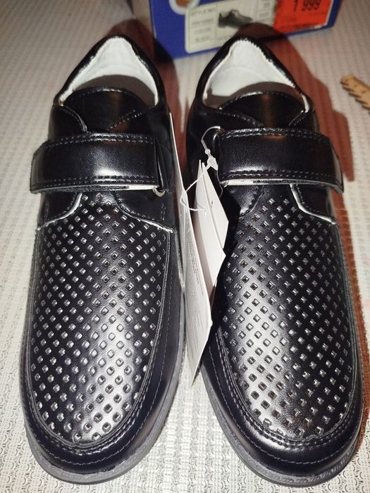 Новые туфли на мальчика