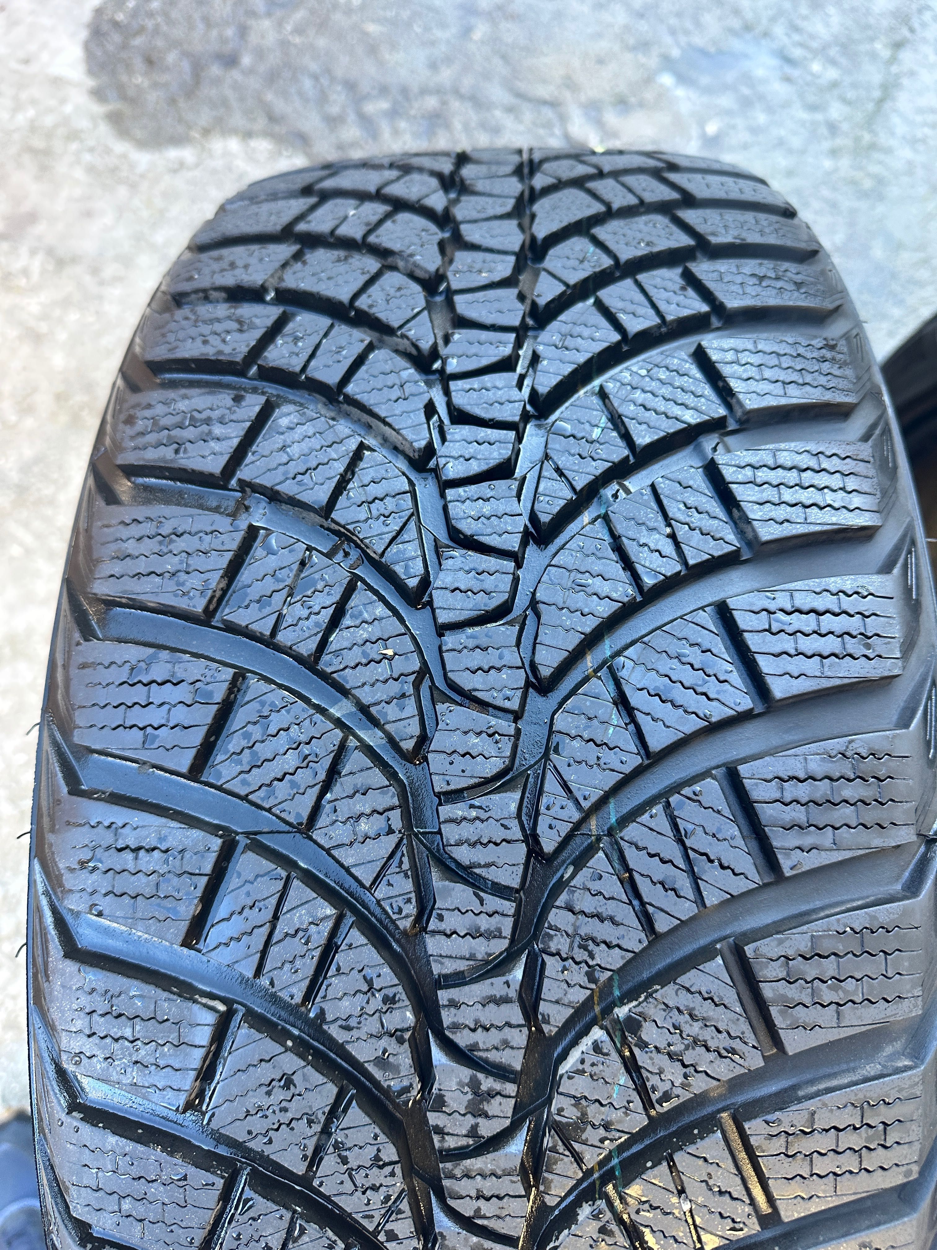 4броя - Kumho WinterCraft WP71 245/40 R19 98V