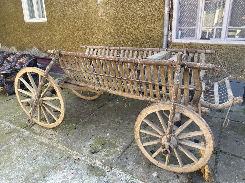 Car vechi din lemn / caruta din lemn
