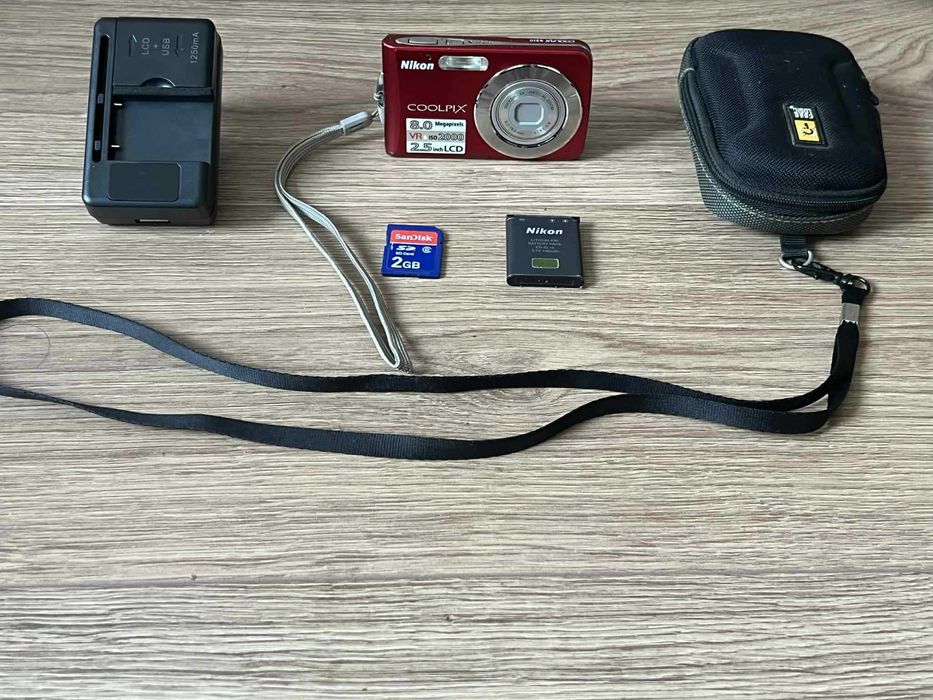 Nikon Coolpix S210 Aparat foto camera video cu incarcator si card+husa