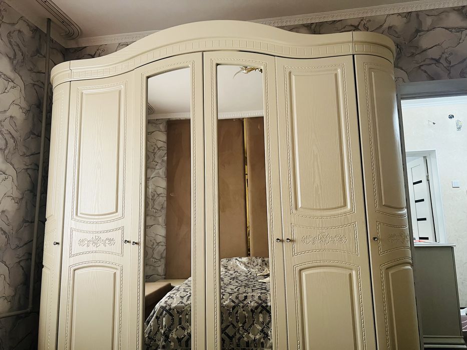 Шифонер 6 ти дверный за 70тыс