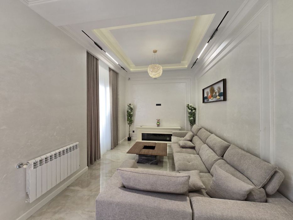 Новый дом с мебелью.