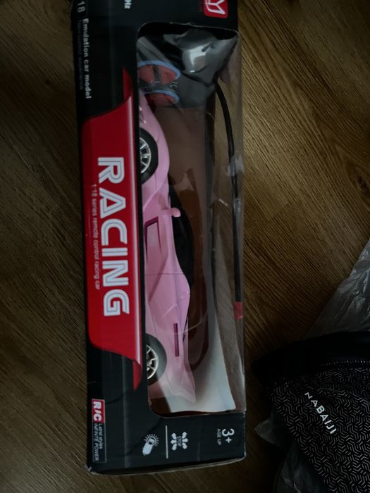 Masinuta de jucarie cu telecomanda