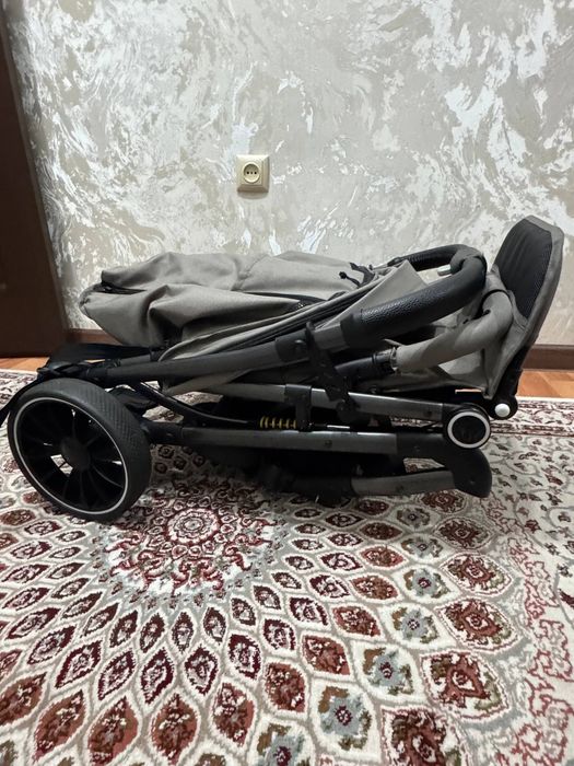 Коляска детская почти новая