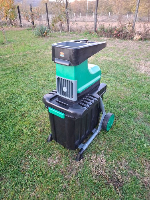 Tocător crengi  / ramuri