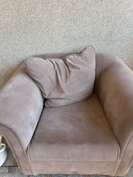 Продаю диван с креслом