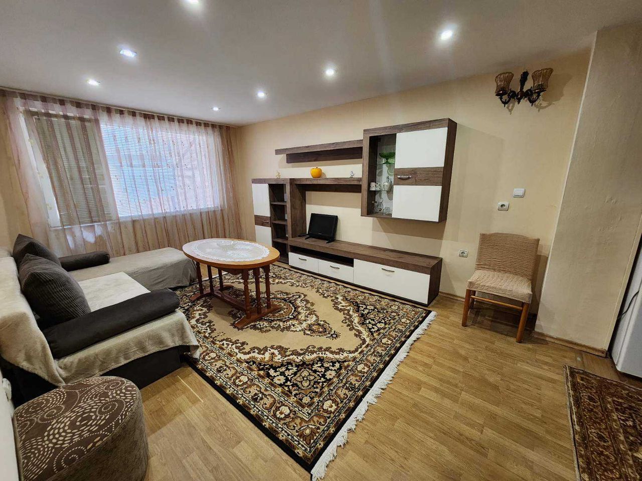 Дава се под наем Къща в Пловдив, Център - 90 кв.м за 331.5 € - Снимка #1