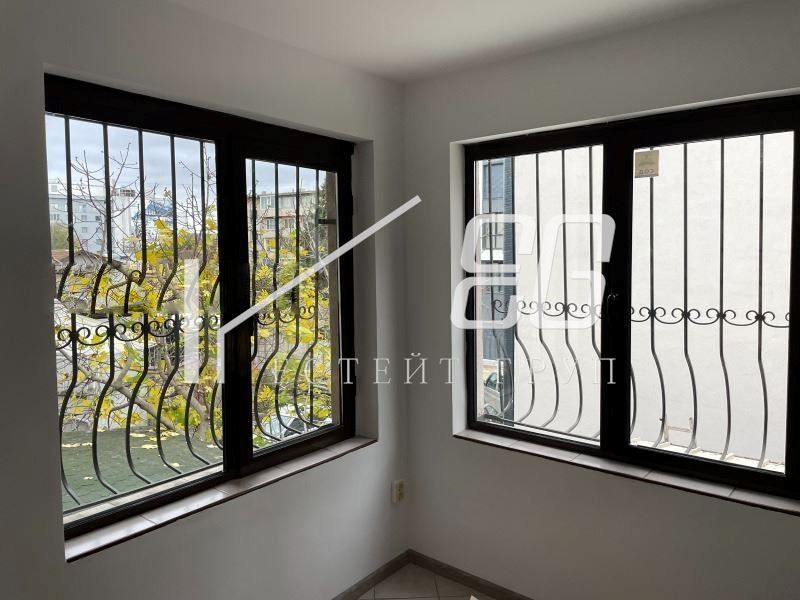 Офис в Варна-Център площ 100 цена 1000