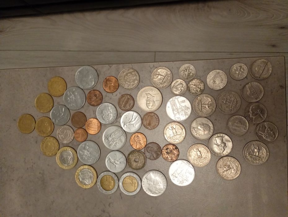 Monede,monezi la schimb sau de vânzare .