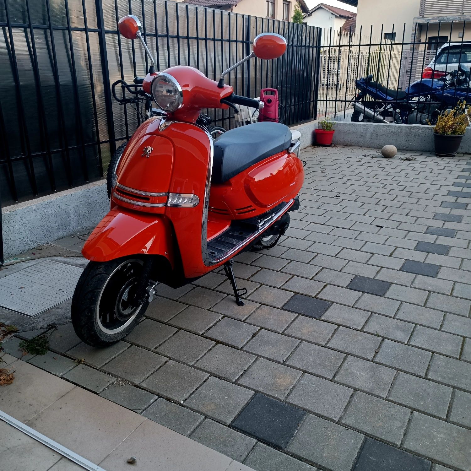 Vând Minimoto,replica Vespa,Peugeot 50cc