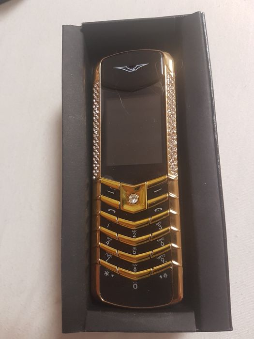 Vând telefon cu taste nou