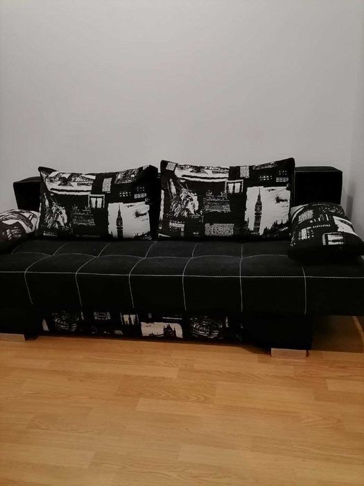 Vând canapea extensibilă cu spațiu de depozitare