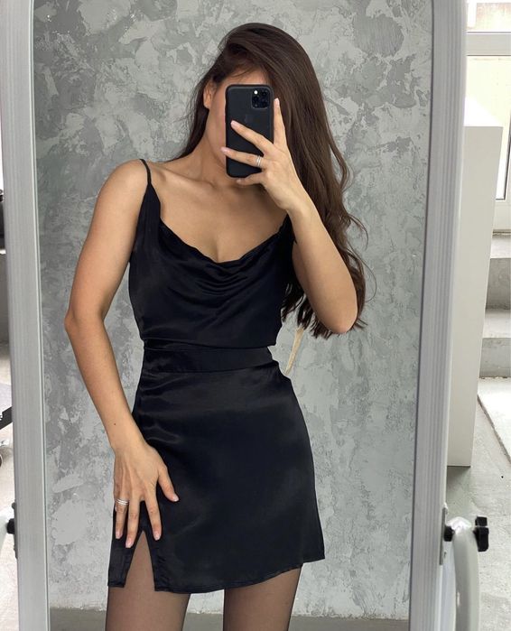 Новое атласное платье