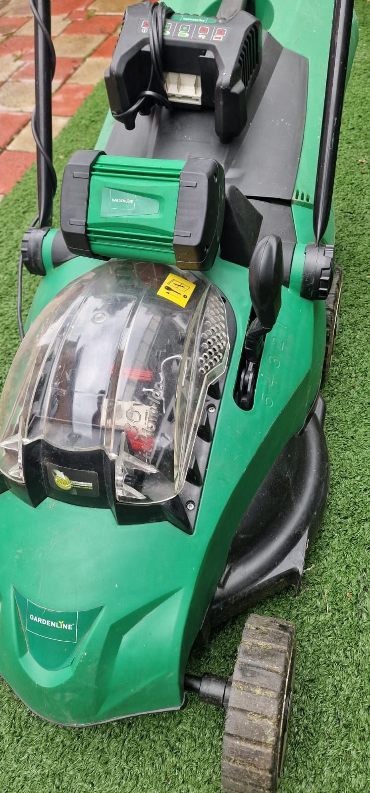 Masina de tuns iarba gazonul gardenline cu acumulator 36v