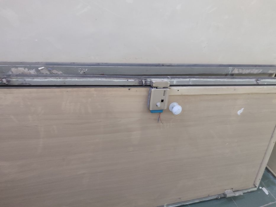 Temir eshik ramkasi bilan 2*1 2 ta 450000