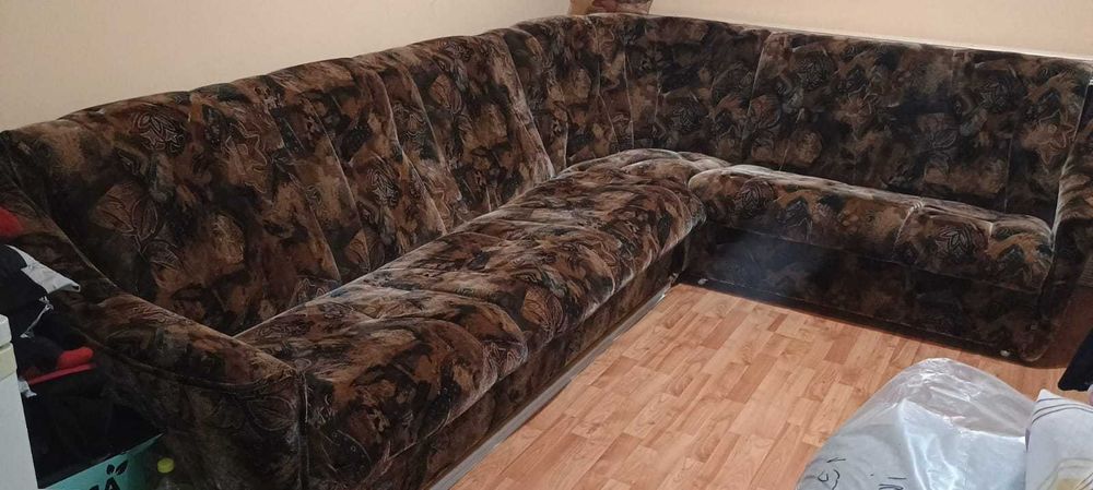 coltar de canapea cu pat pentru living uzat dar in stare foarte buna