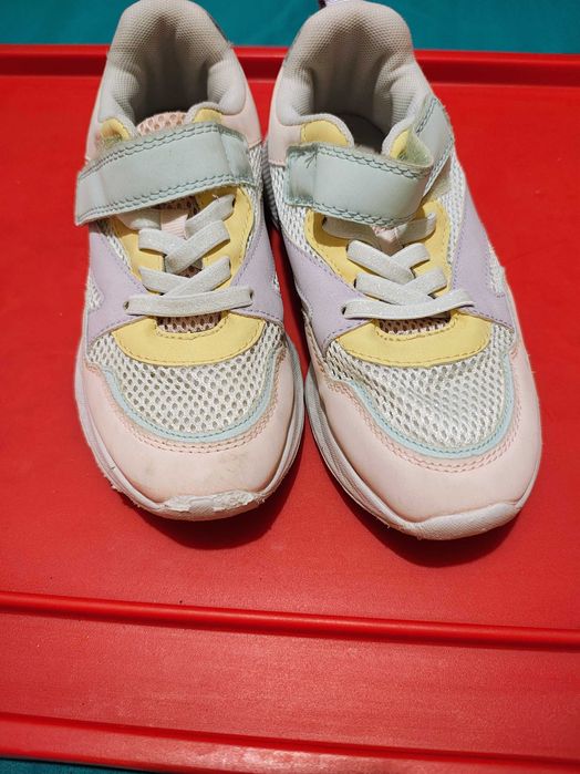 Ghete cizme UGG fete 28 29 gratis adidasi