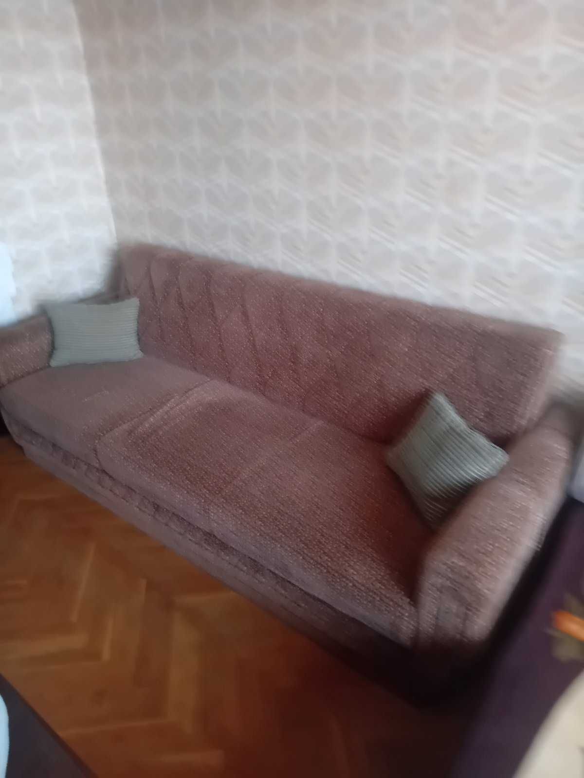 Разтегателен диван