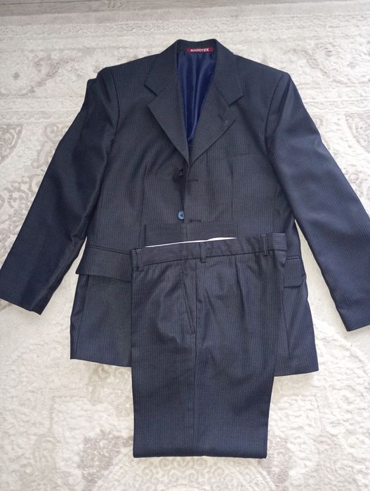Costum barbatesc, marimea 46