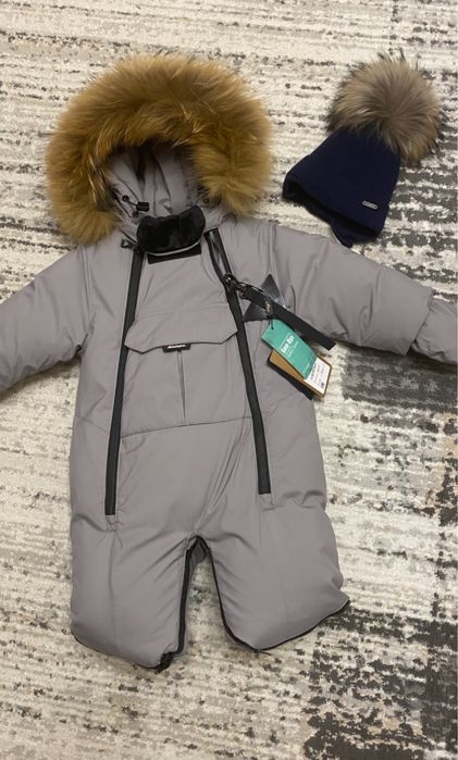 Продам комбинезон с рождения до полтора года