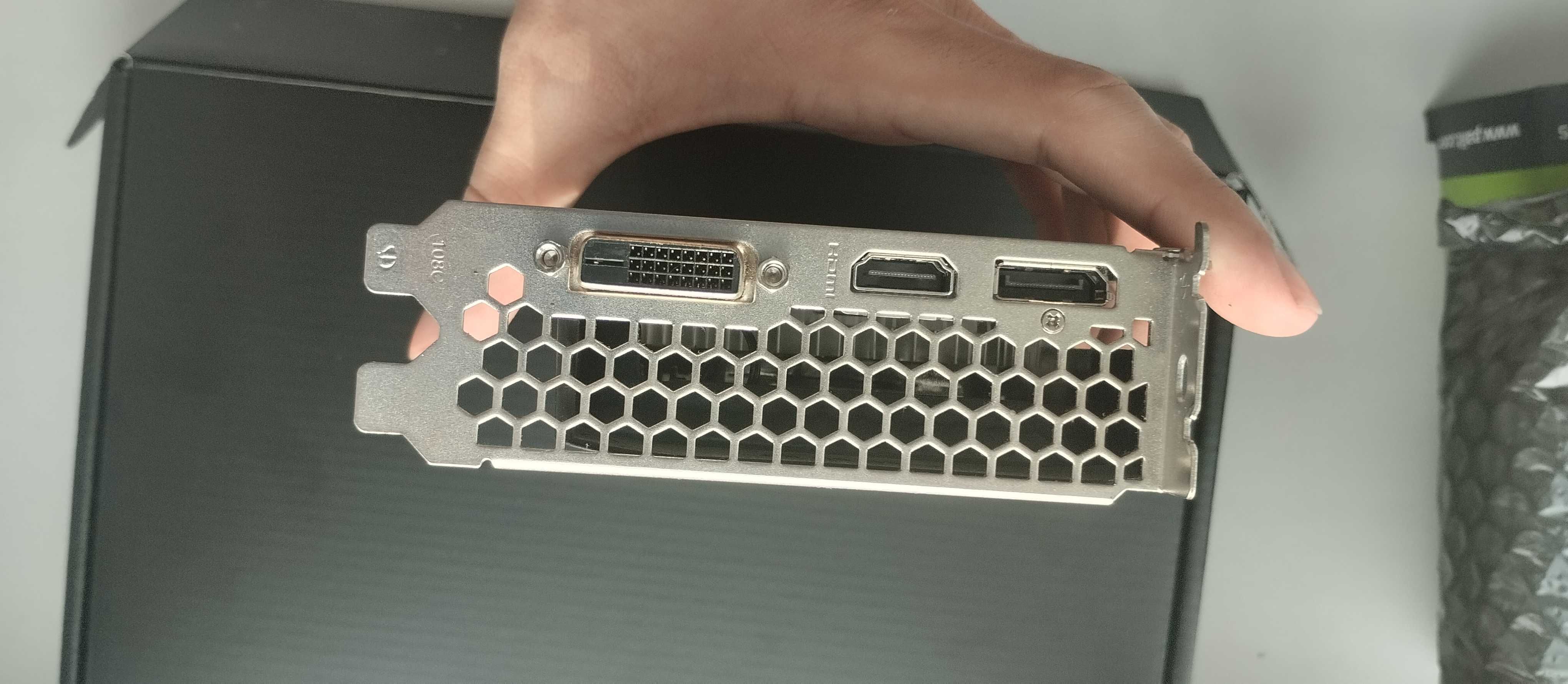 Видеокарта GTX 1050 TI