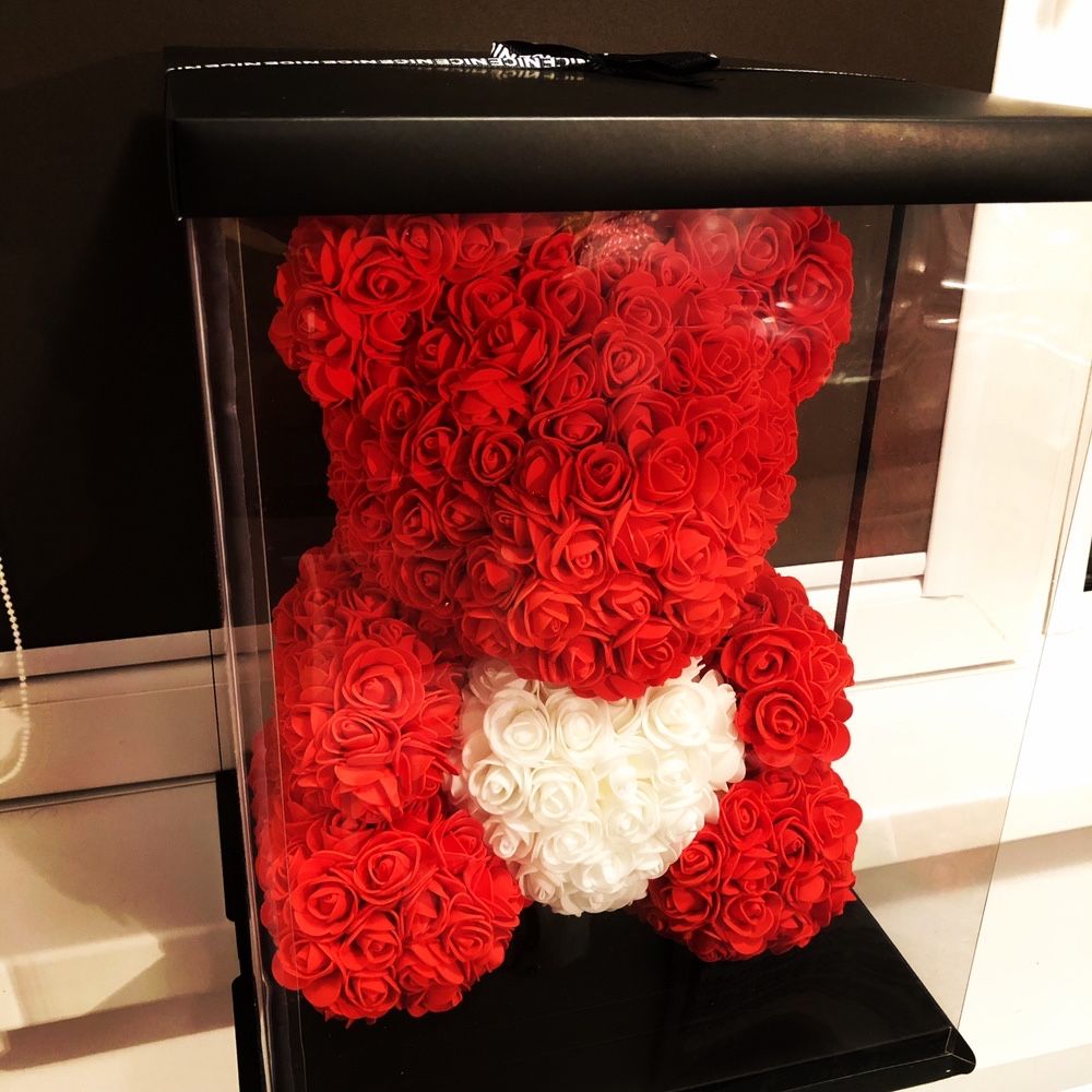Ursulet cadou ideal figurina din trandafiri de spuma de 40 cm in cutie