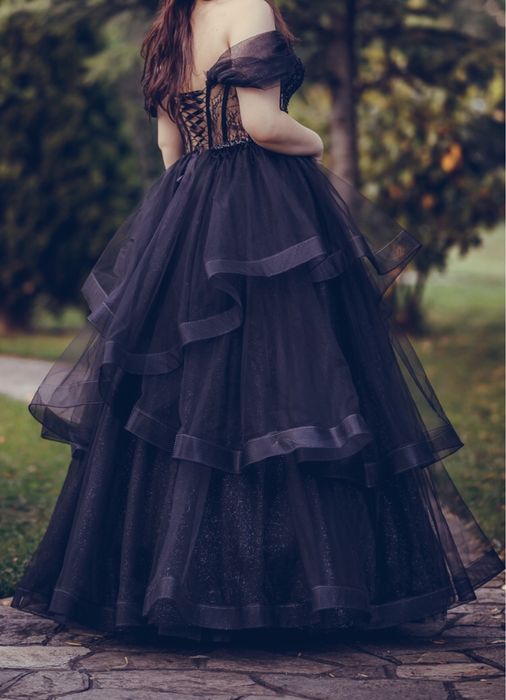 Абитуриентска рокля