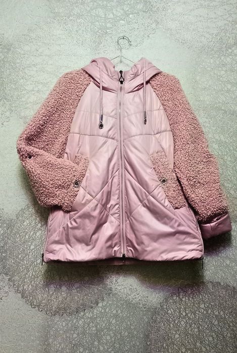 Теплая куртка в нежно-розовом цвете
