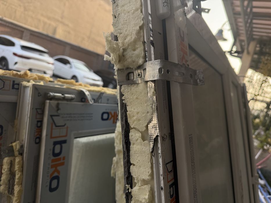 Rom plast va alyumin eshik