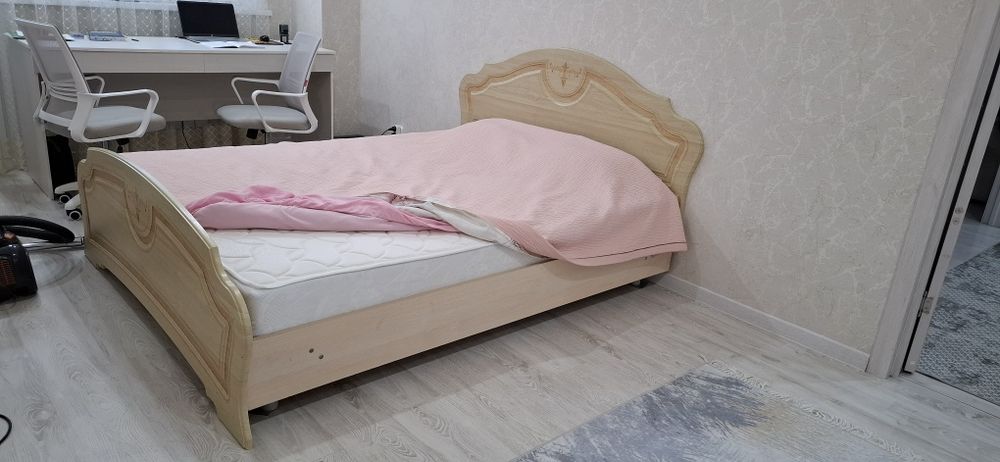 Продам кровать мдф