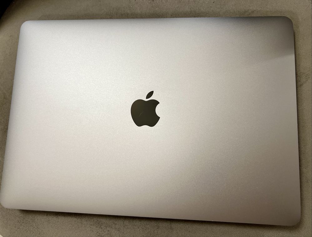 Macbook Pro 13 inch, i7 core, 16GB RAM, 512GB SSD