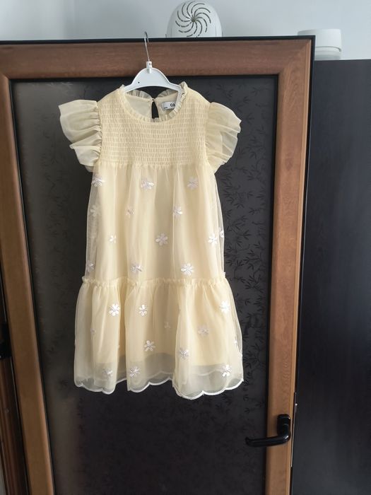 Rochiță pentru fetiță