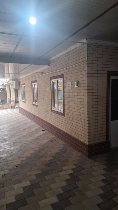 Продаётся дом 6соток все условия для жизни и отдыха большой бассейн