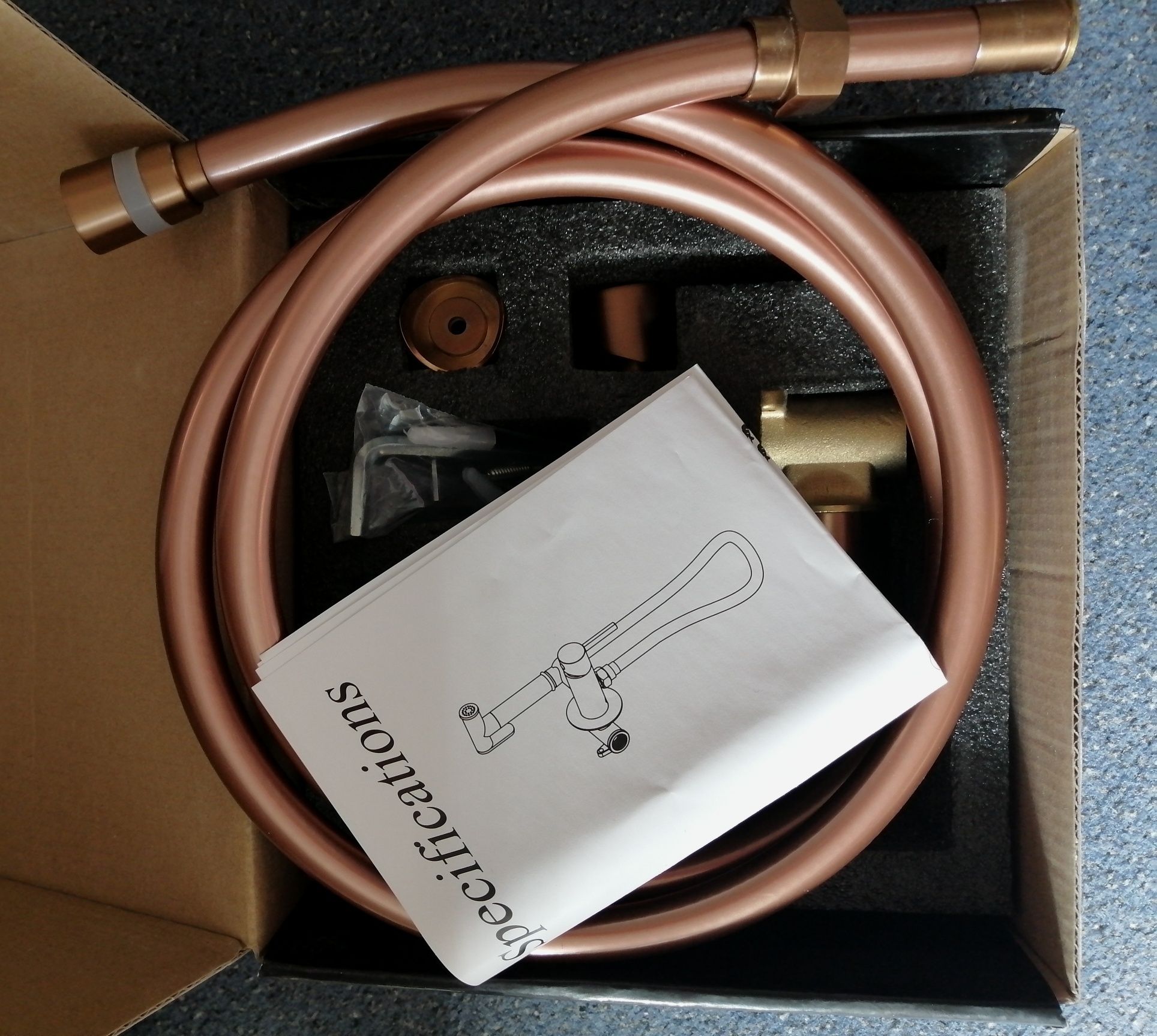 Ново! Хигиенен душ Artemis Rose gold KARAG