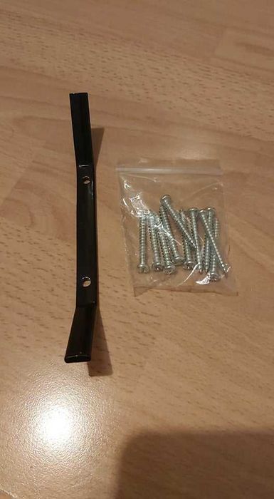 Чисто нова, качествена стойка за велосипед, окачваща се на таван,черна