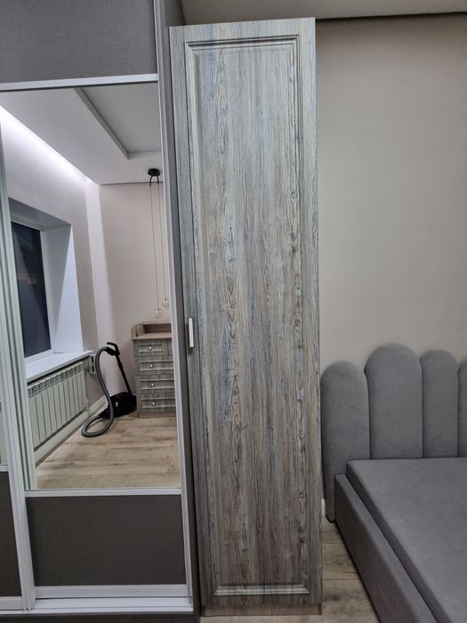 Продается шкаф-пенал