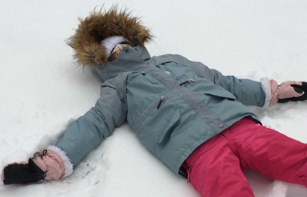 Geaca impermeabila de iarna Dechatlon 8 ani + manusi cadou