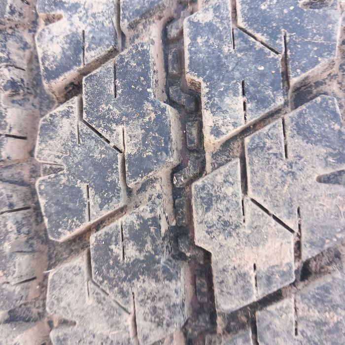 Vand anvelope iveco daily cu geanta si disc