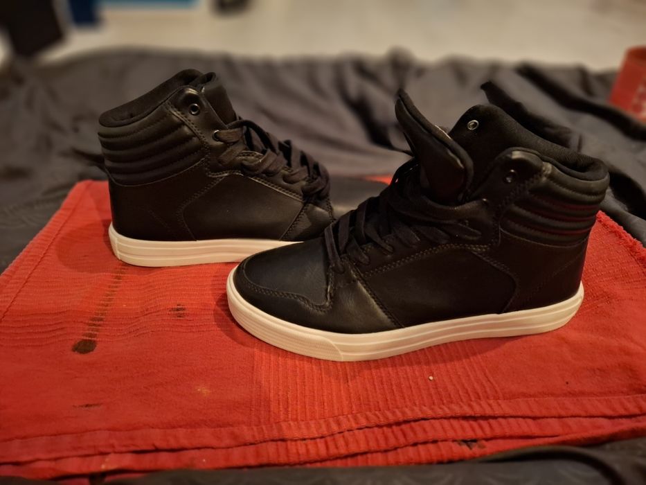 Livergy Sneakers din piele – noi, simpli și versatili